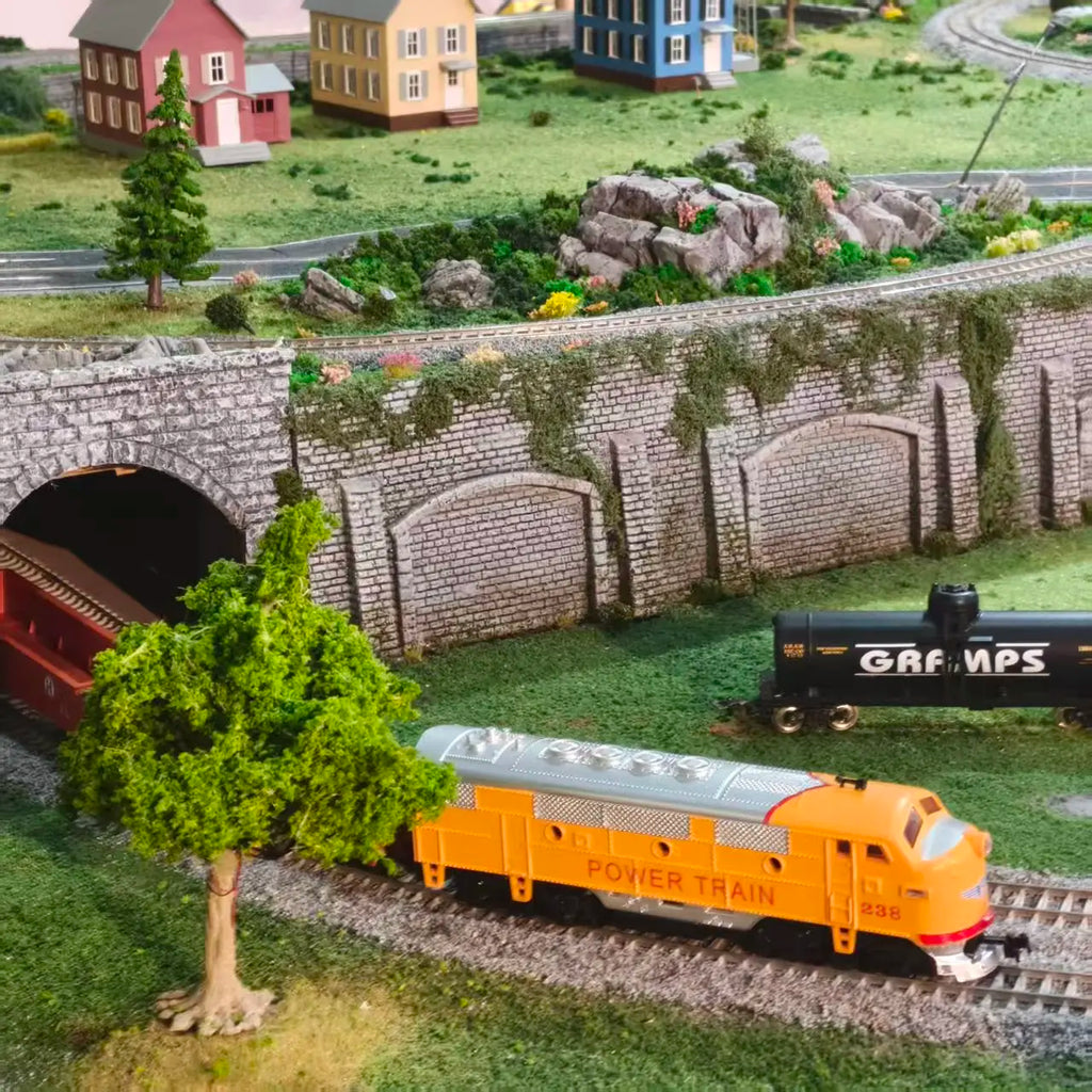 HO scale 1:87 FP7 diecast diesel locomotive collectible model – product view 7