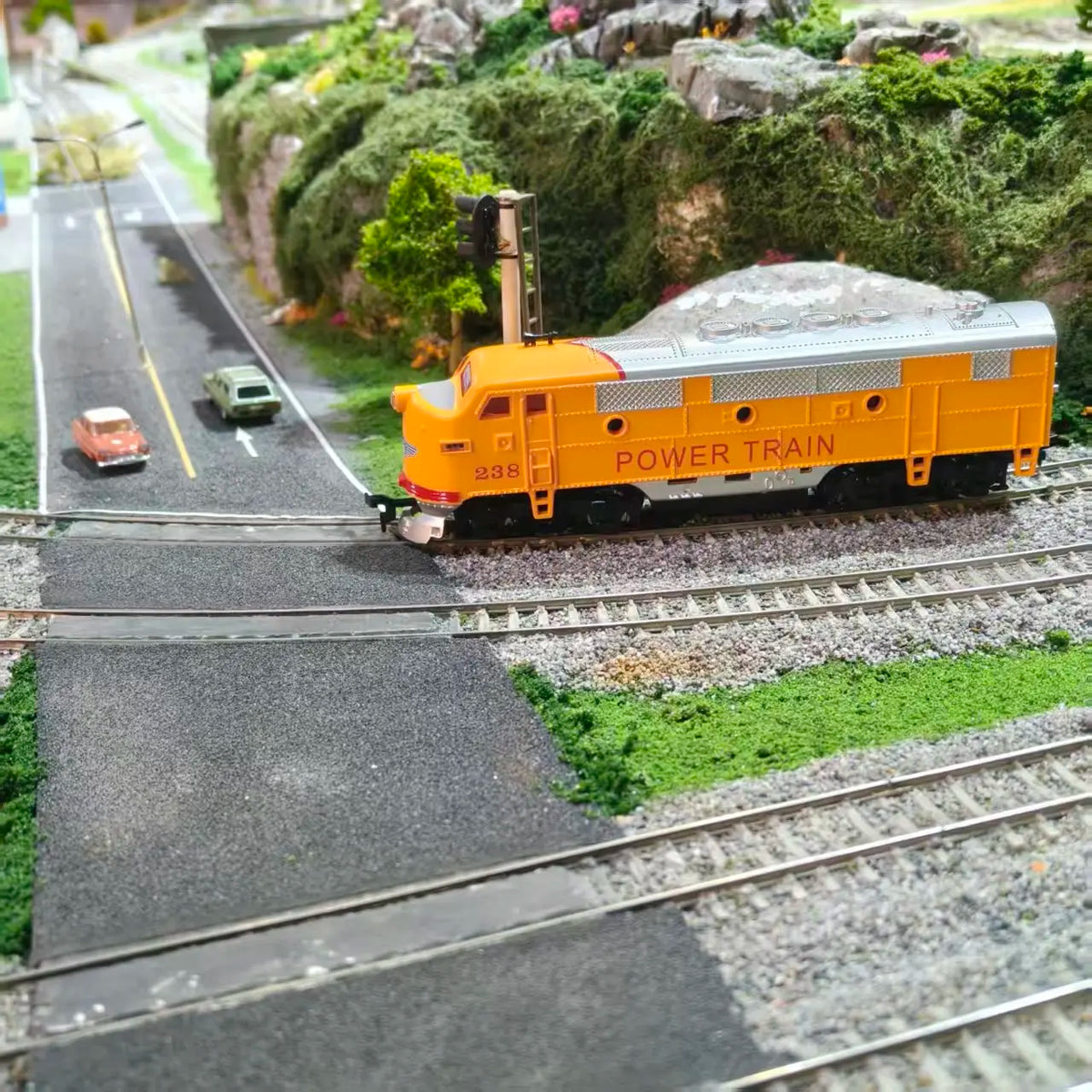 HO scale 1:87 FP7 diecast diesel locomotive collectible model – product view 8