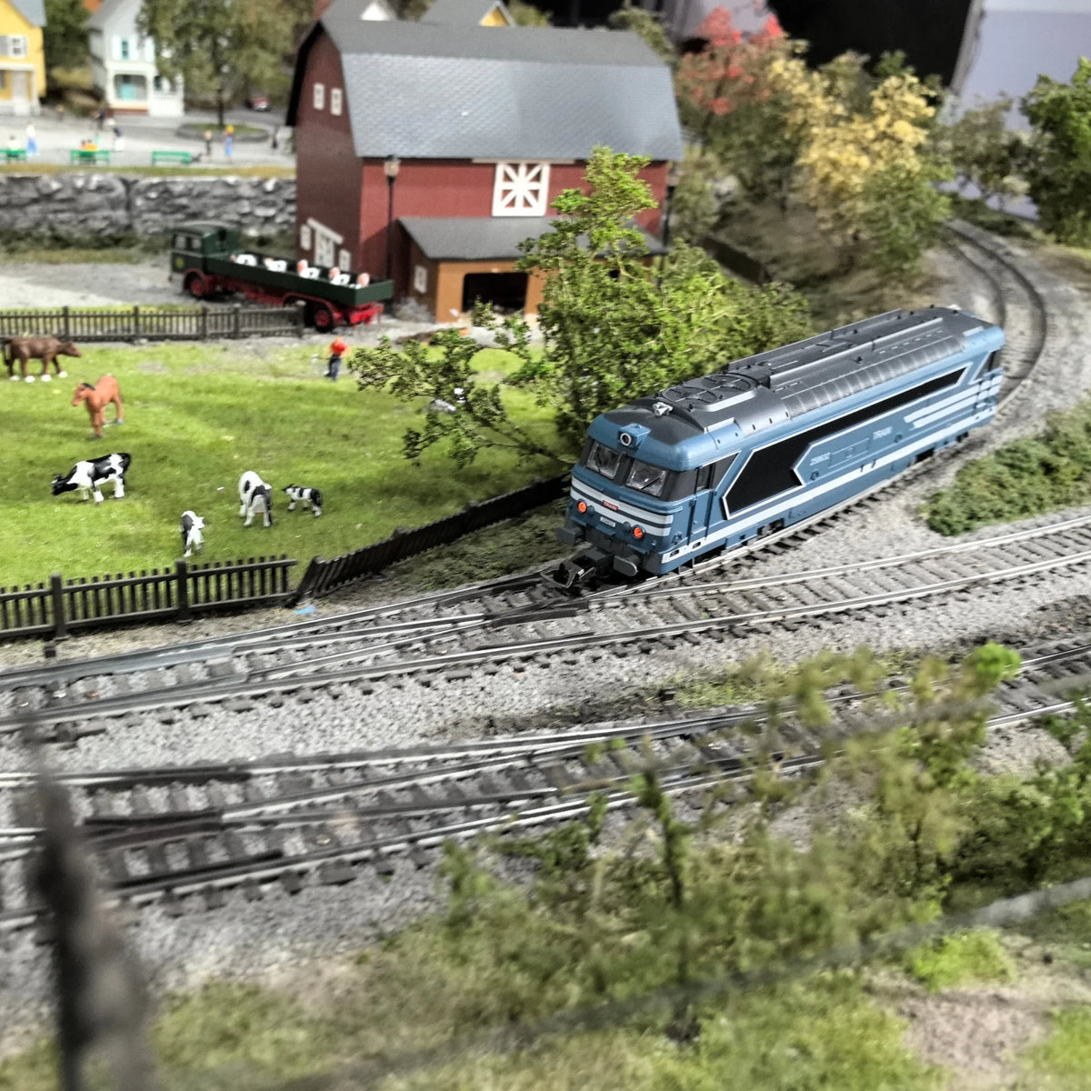 HO scale 1:87 BB 67000 diecast diesel locomotive collectible model – product view 9