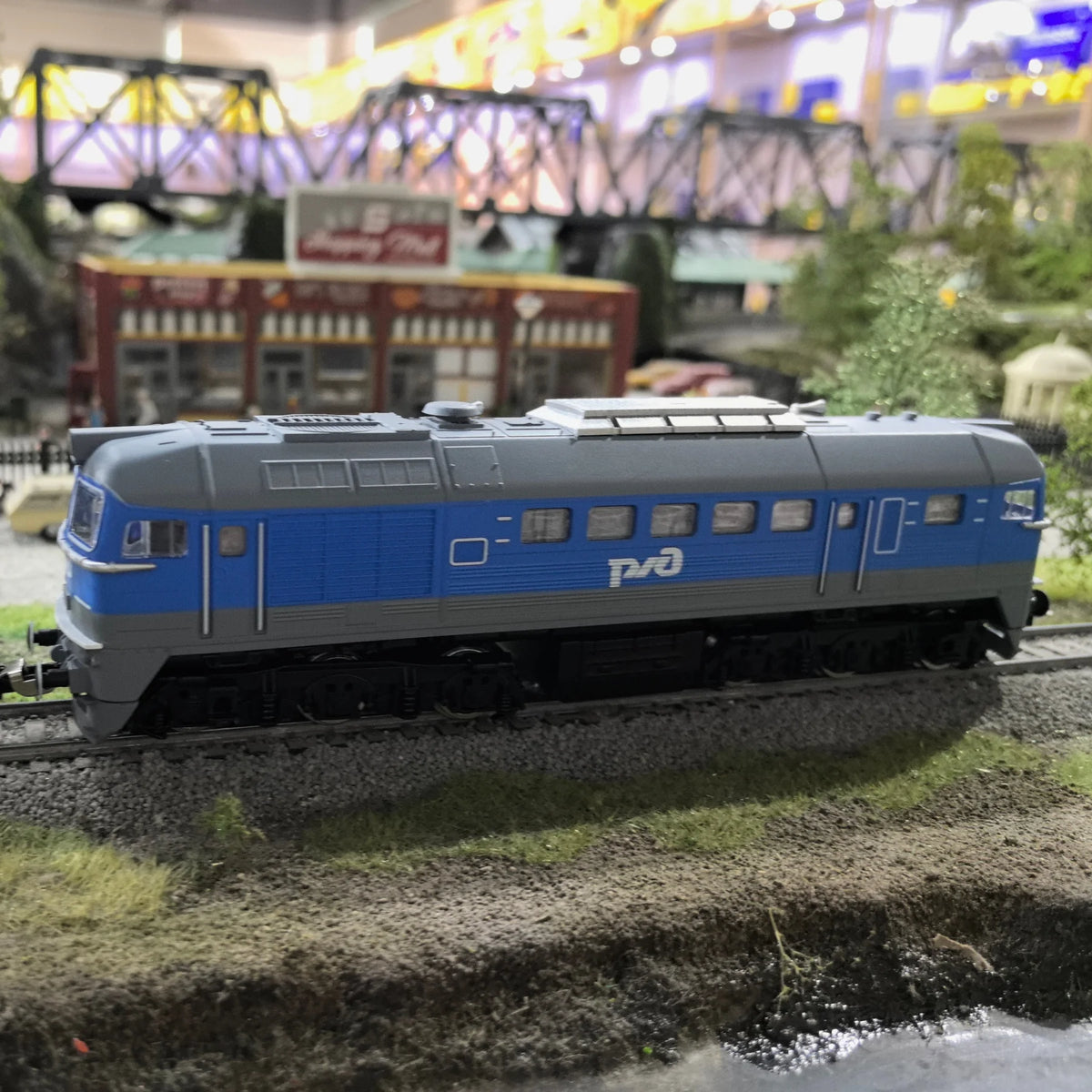 HO scale 1:87 BB 67000 diecast diesel locomotive collectible model – product view 12