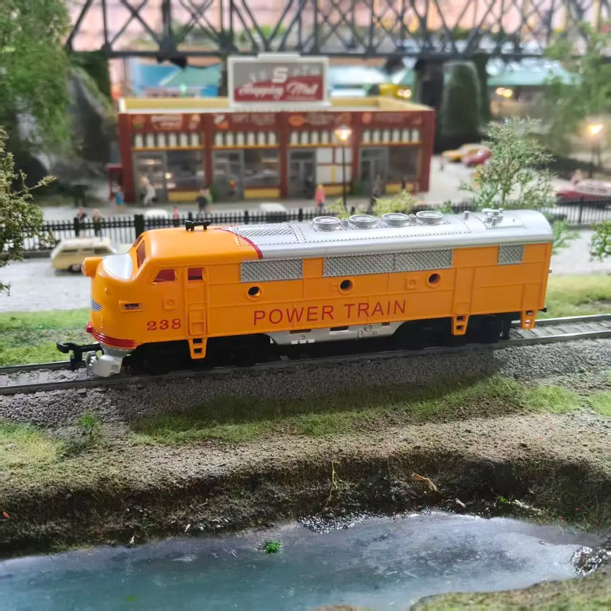 HO scale 1:87 FP7 diecast diesel locomotive collectible model – product view 10